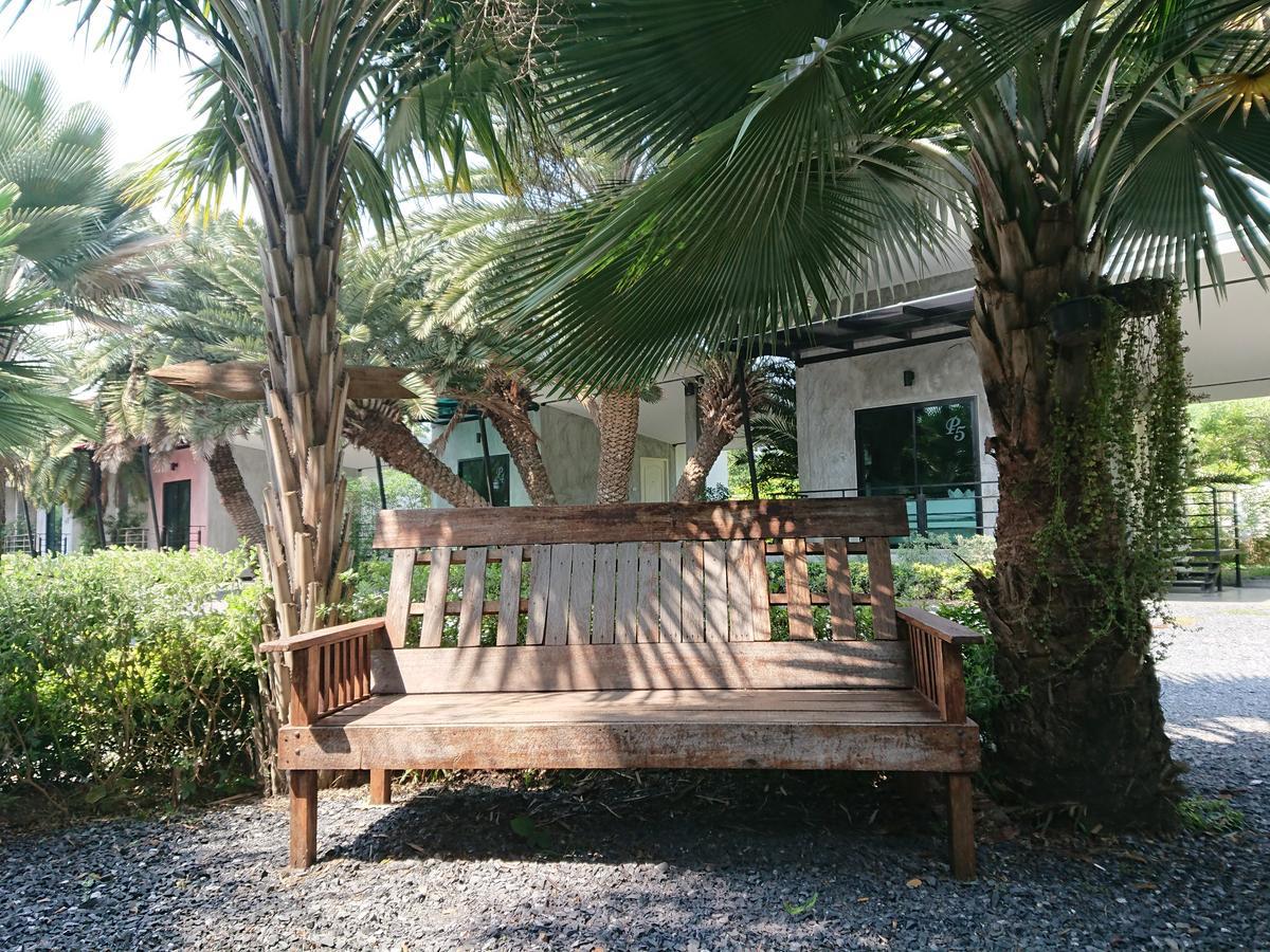 Lopburi Palm Resort Eksteriør bilde